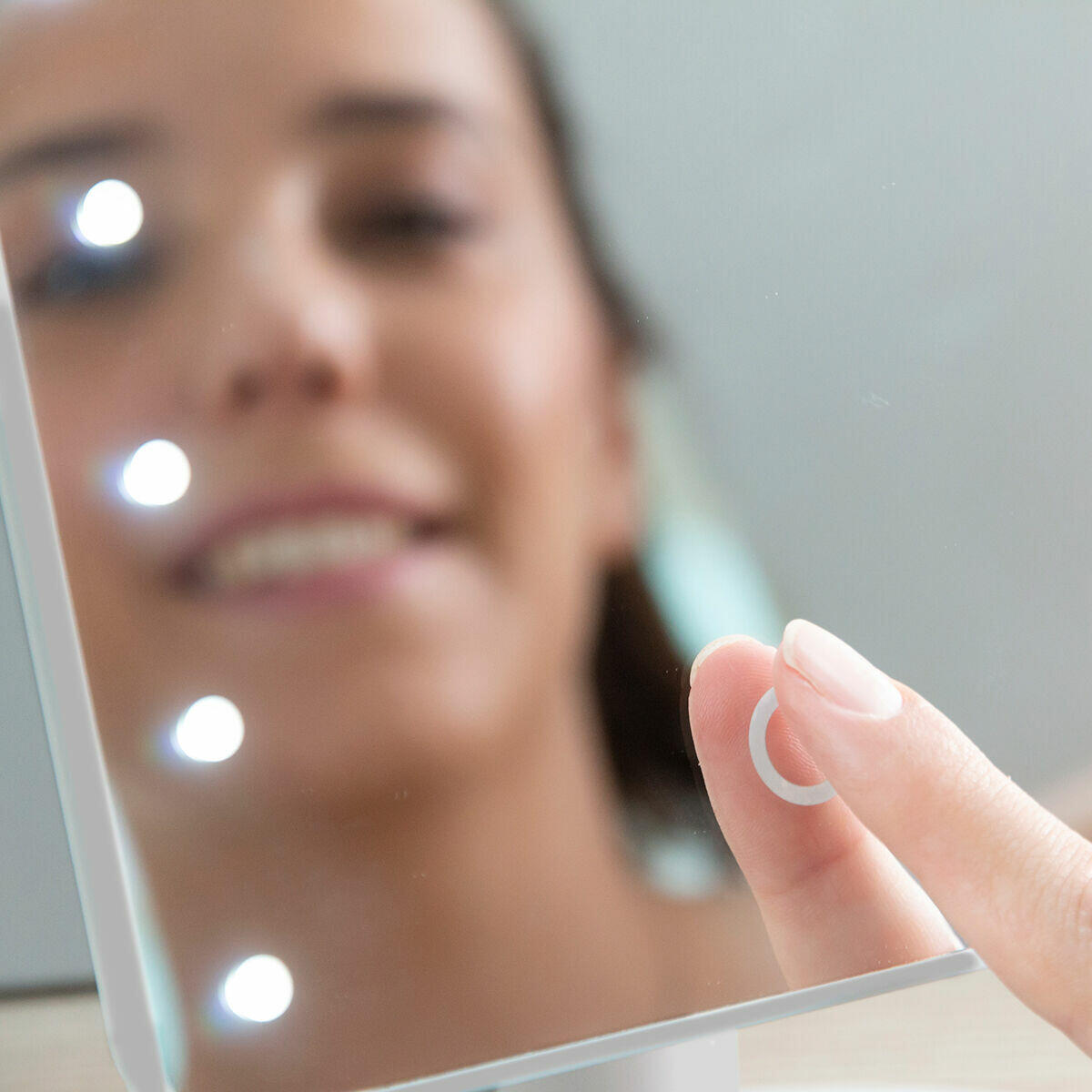 Perflex InnovaGoods LED Touch Tabletop Mirror